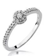 Pierścionek Bonore Crystal Sopranaz białego złota próby 585 z diamentem 0,05 ct