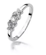 Pierścionek Bonore Crystal Rombioloz białego złota próby 585 z diamentem 0,1 ct
